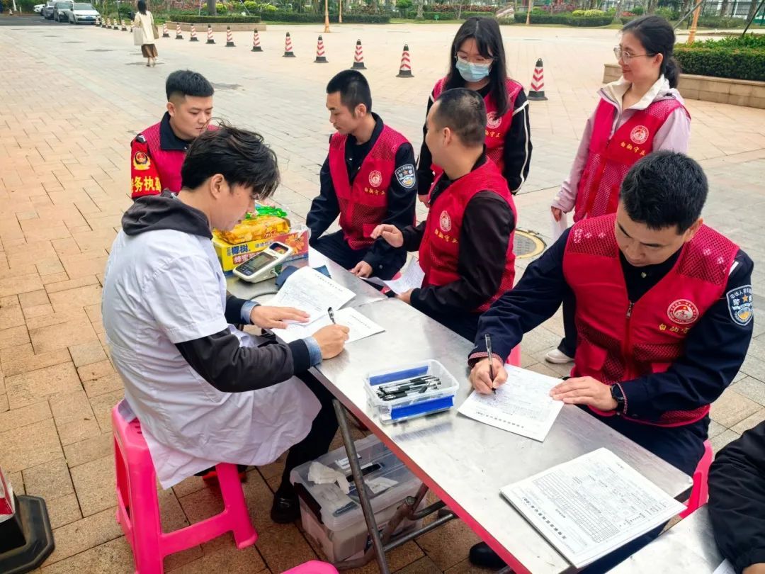 “热血”法院人:献血传爱心,奉献显担当