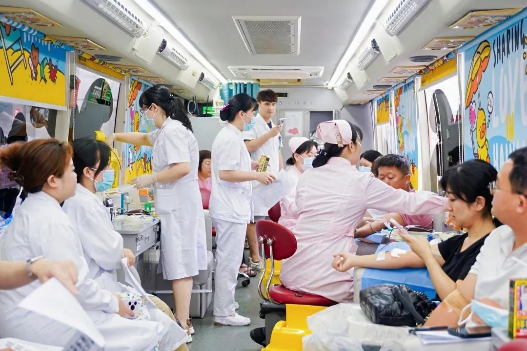 热血践初心 奉献庆“七一”——海南多家单位联合开展无偿献血活动献礼党的生日