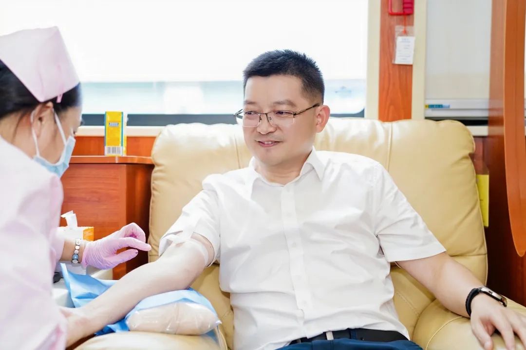 海南省举行庆祝2025年世界献血者日暨无偿献血表彰活动