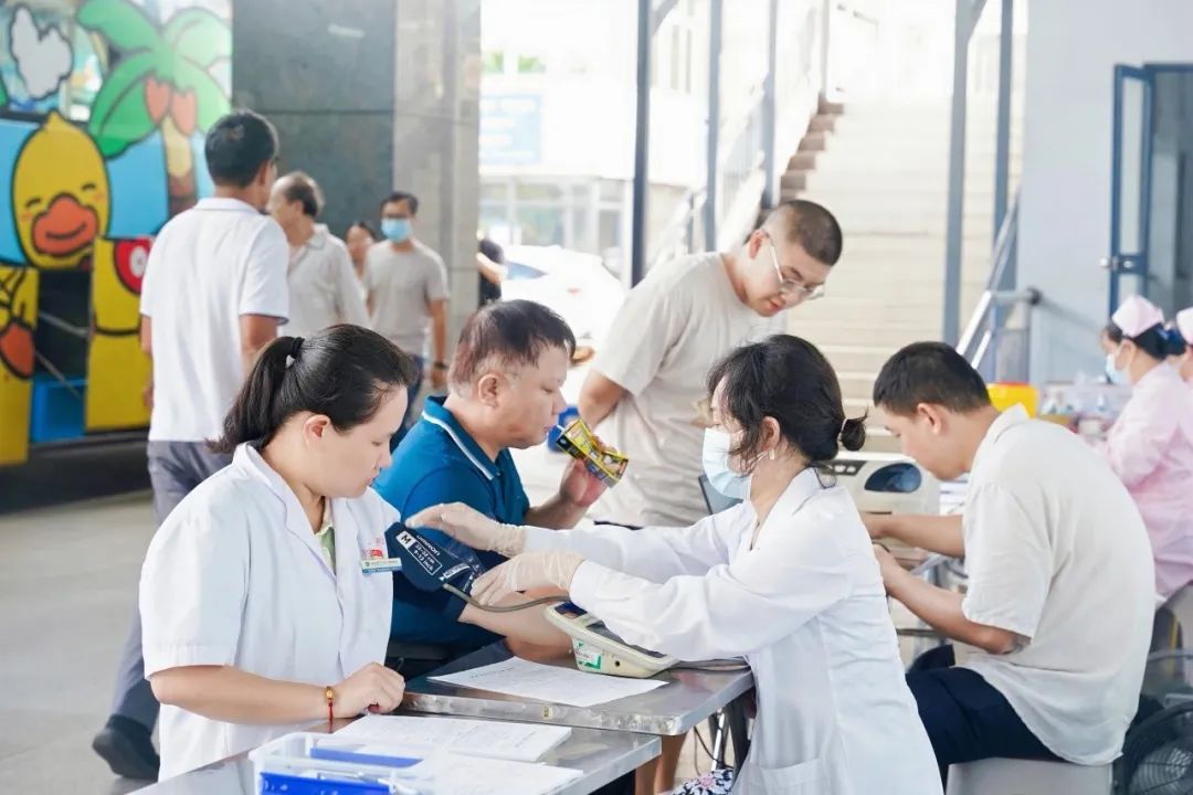 热血献礼建党日，医者仁心显担当——海南医科大学第一附属医院开展
