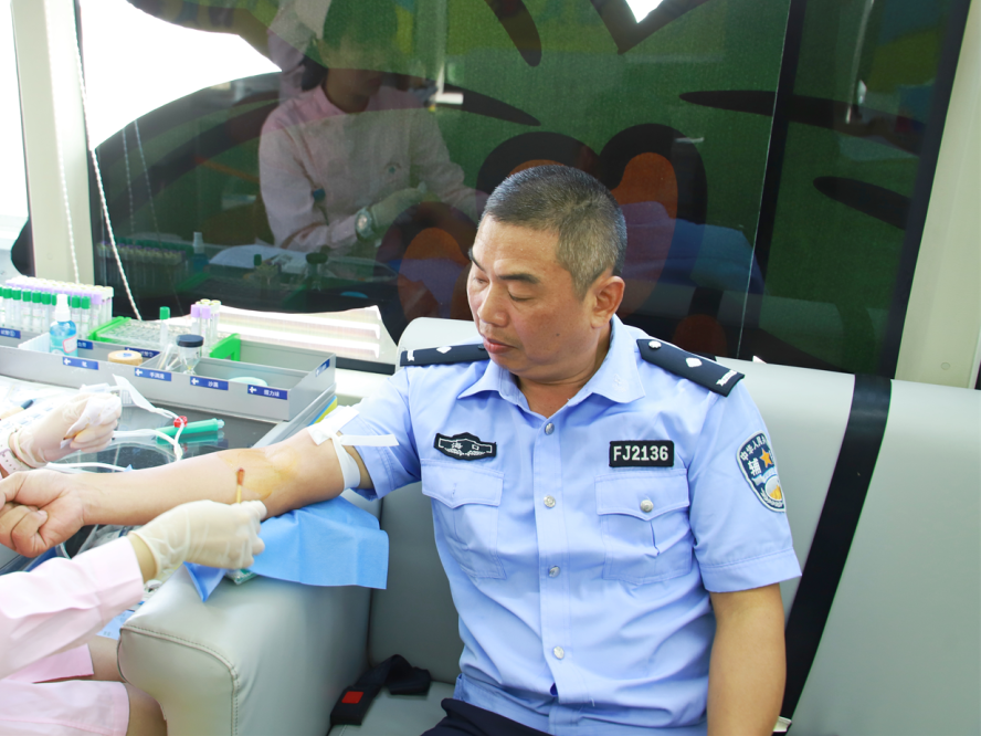 热血践初心 奉献庆“七一”——海南多家单位联合开展无偿献血活动献礼党的生日