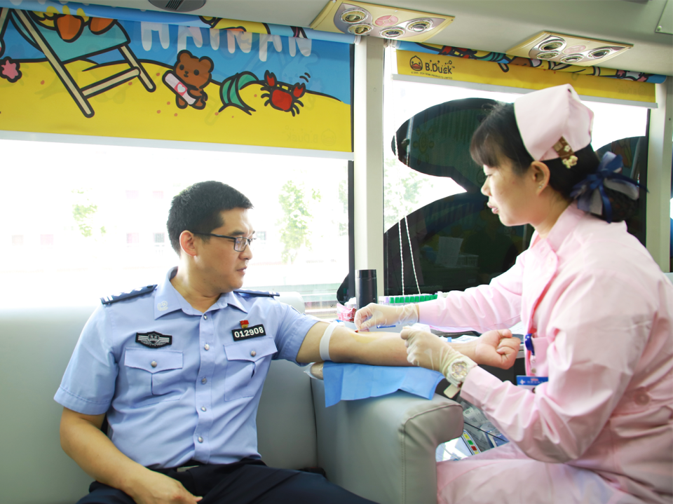 热血践初心 奉献庆“七一”——海南多家单位联合开展无偿献血活动献礼党的生日