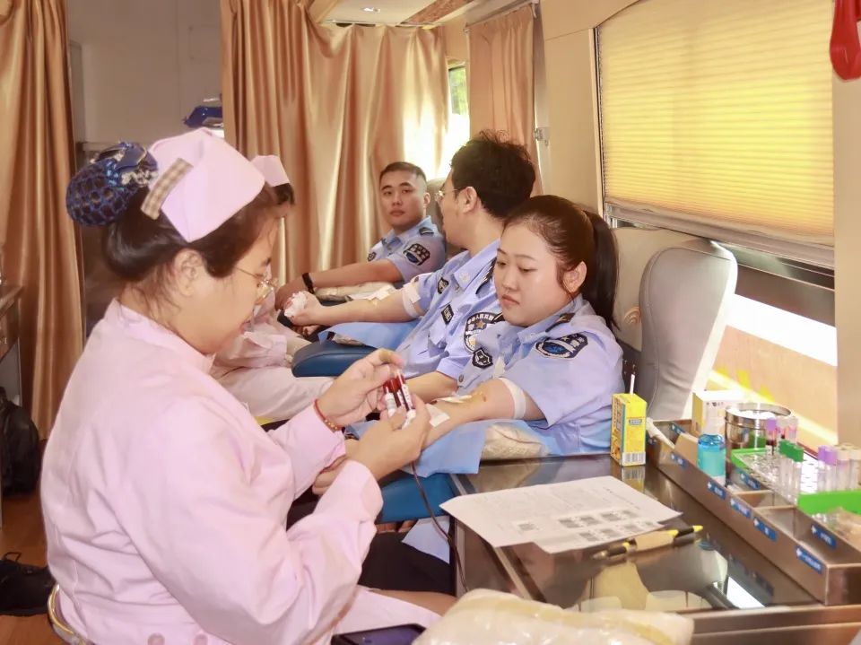 热血践初心 奉献庆“七一”——海南多家单位联合开展无偿献血活动献礼党的生日