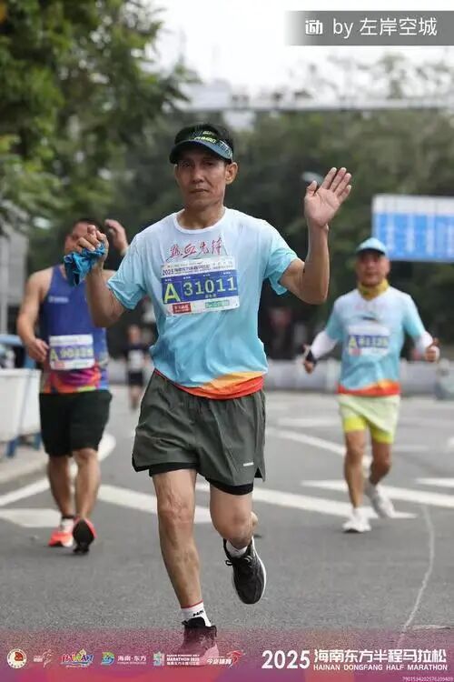 热血收官，为爱挥拍！海南省血液中心第二届“热血公益杯”羽毛球赛圆满落幕！