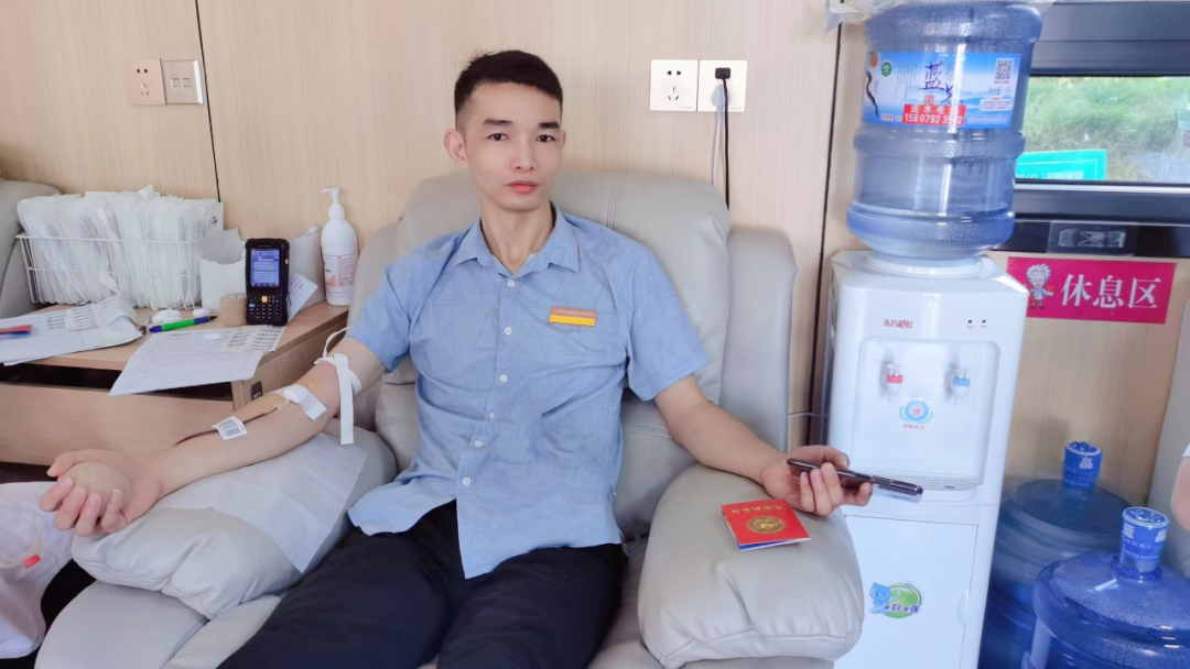 爱心献血,  与你同行