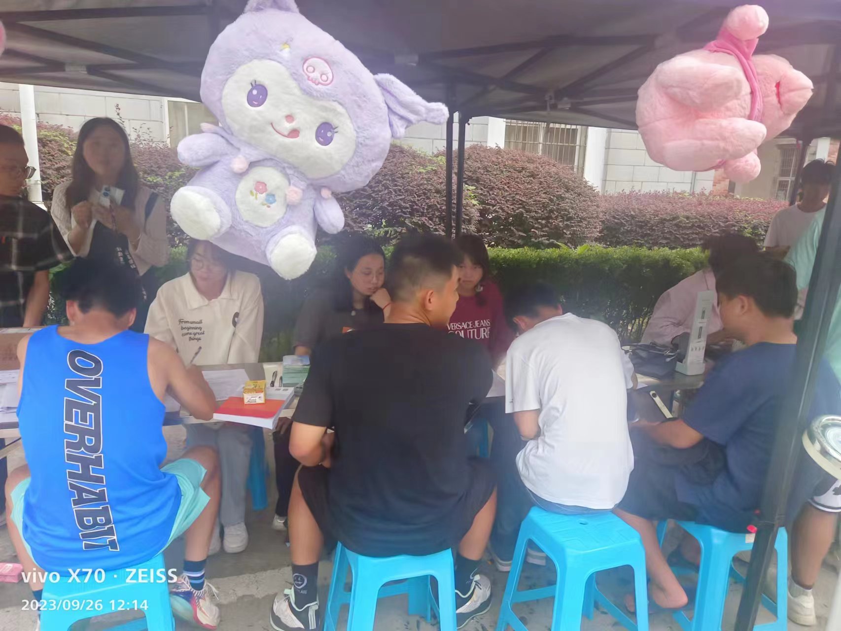 挽起袖子让爱流动 温暖整个校园—南昌大学共青学院 开展无偿献血活动