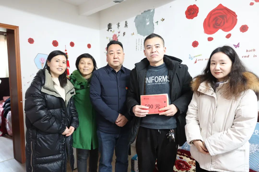 九江市中心血站开展情暖新春“慈善救急难•你我爱同行”走访慰问活动