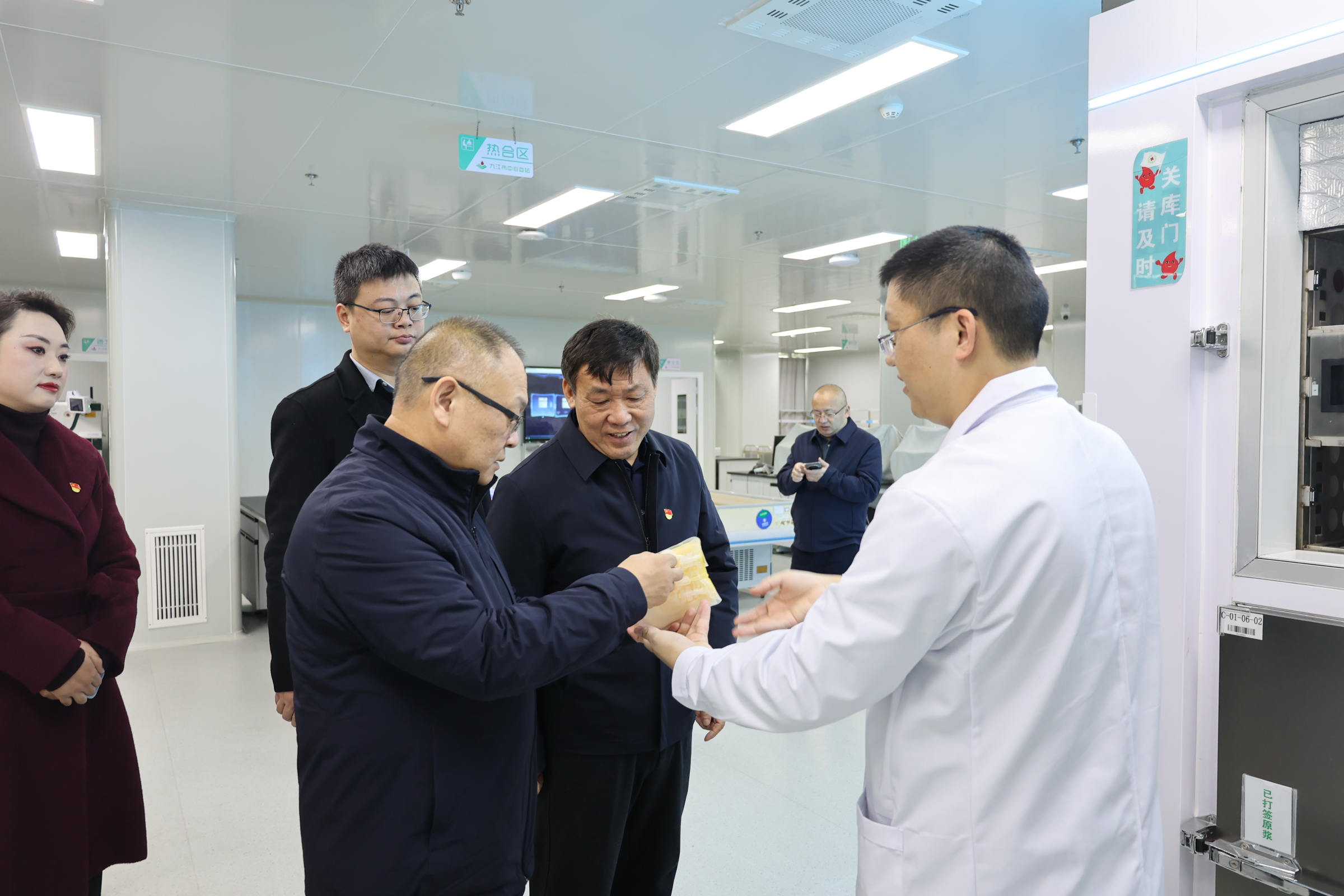 市卫生健康委党委书记范志斌调研无偿献血工作