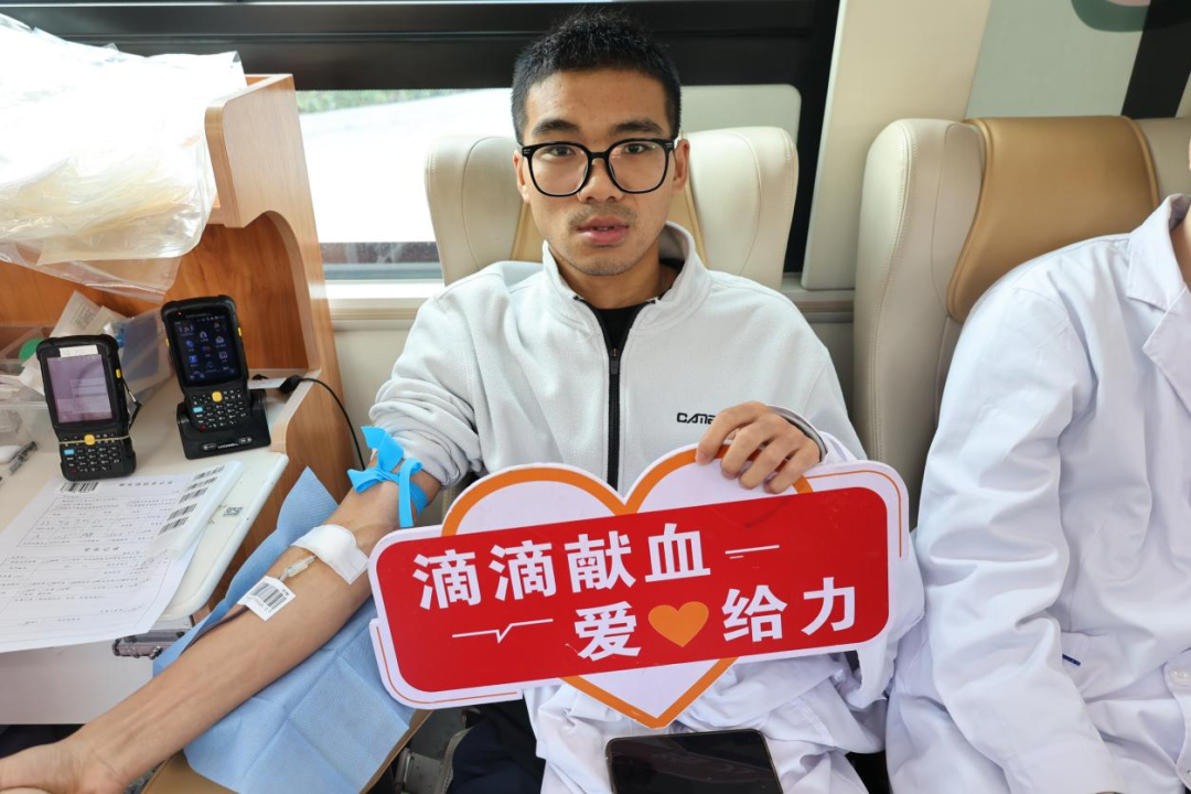 用爱心为冬日添暖  以热血为生命接力 庐山康复疗养中心开展无偿献血活动