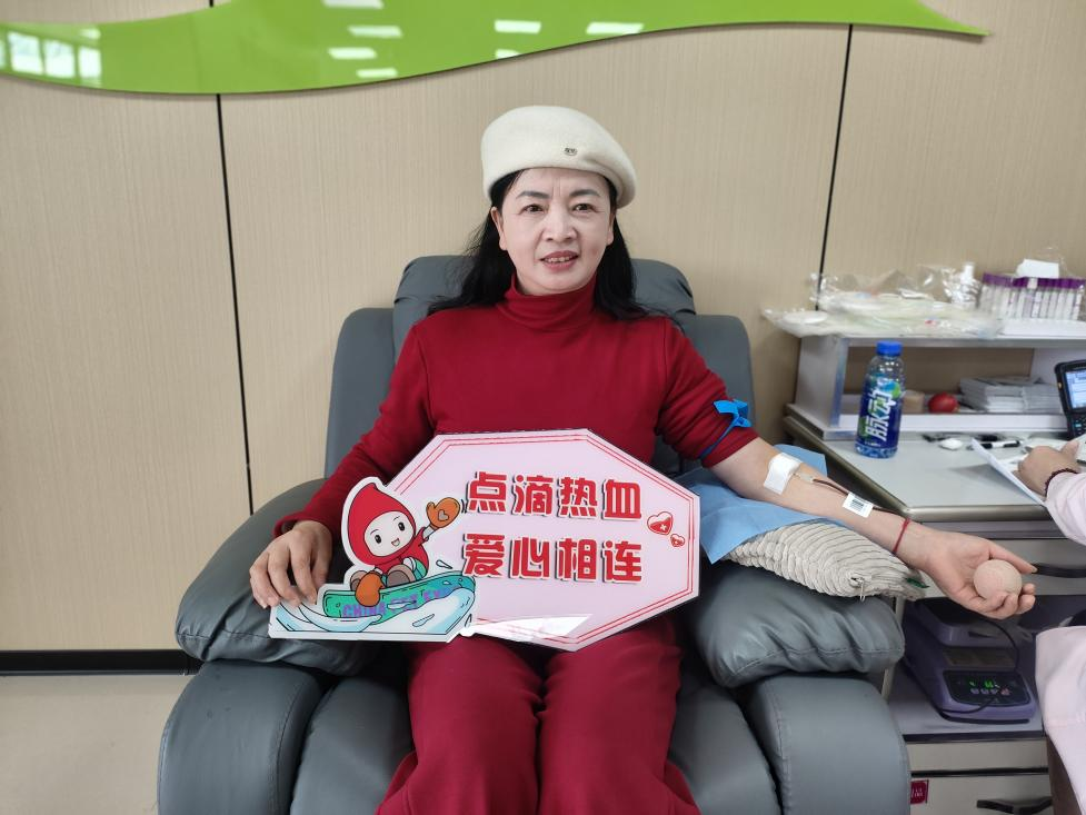 全国人大代表张海荣：用热血为生命“加油”以初心践履职使命