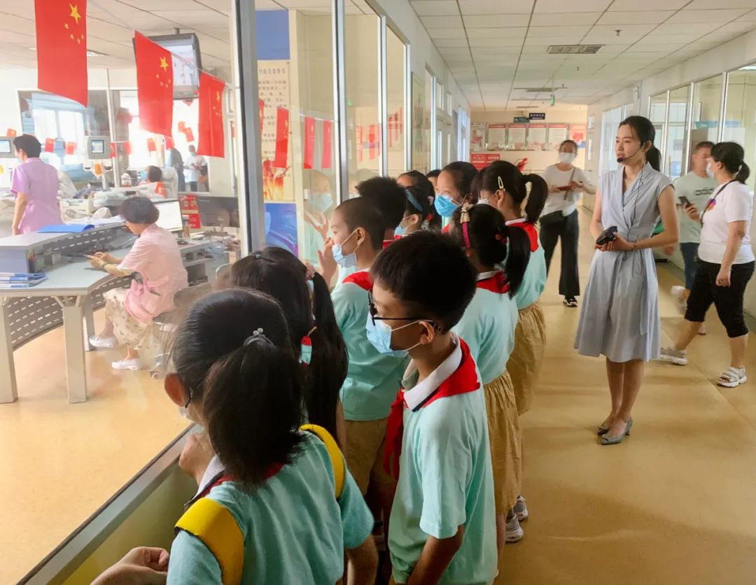 血站开放日暑期活动——西六路小学学生走进血站探秘血液旅程