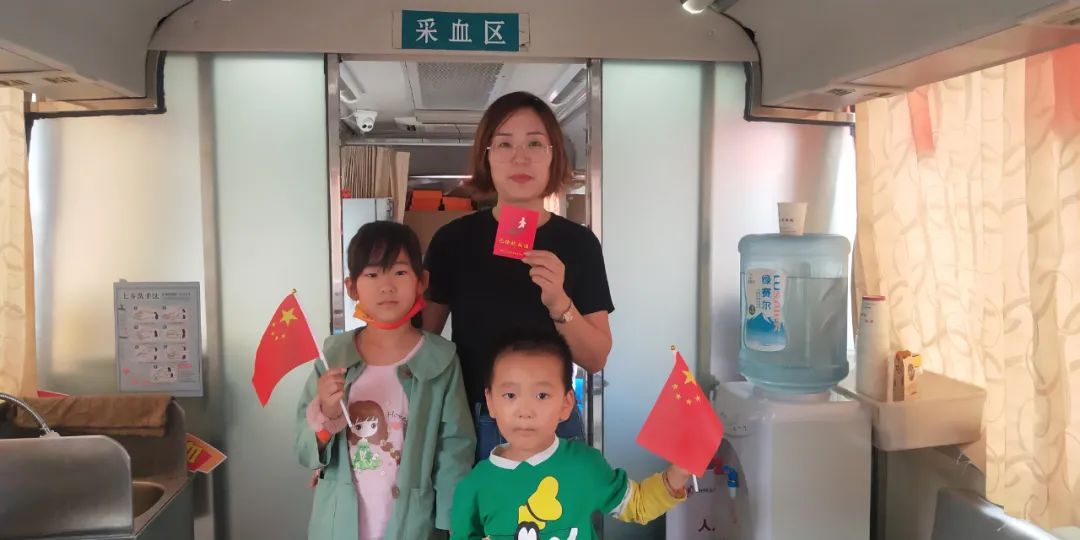 国庆七天乐 奉献最快乐——全市1209人次献血449050毫升!