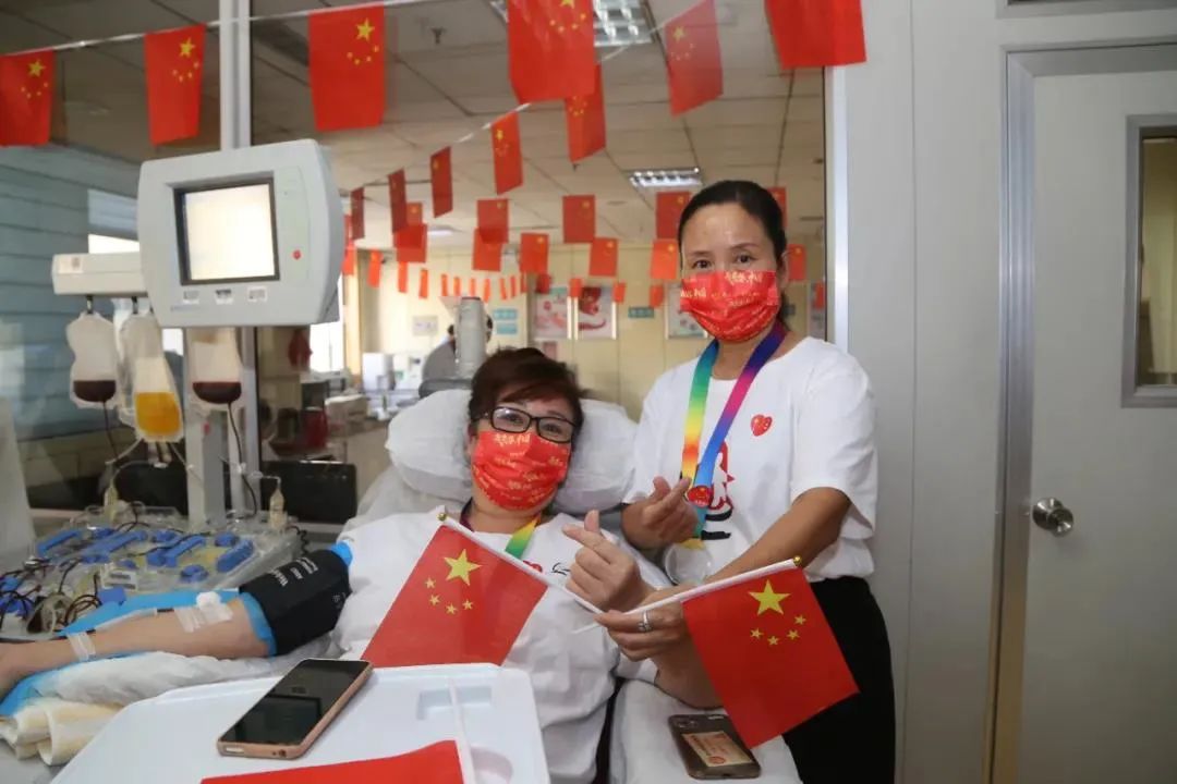 捐献热血 献礼国庆——淄博百次献血者组团捐献血小板