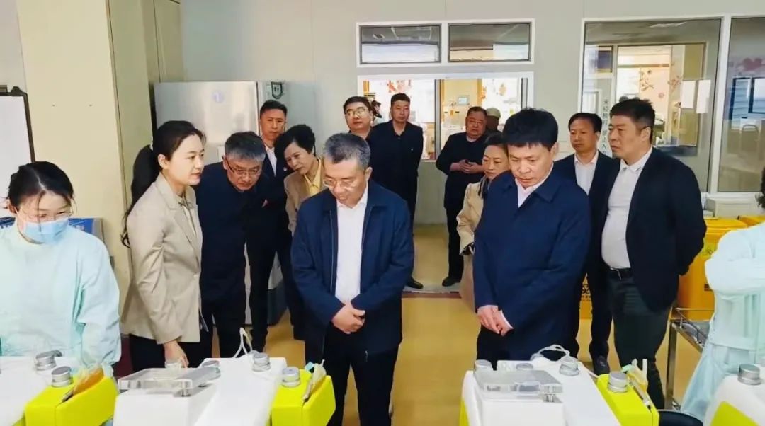 市人大调研指导我市无偿献血暨城市健康客厅工作