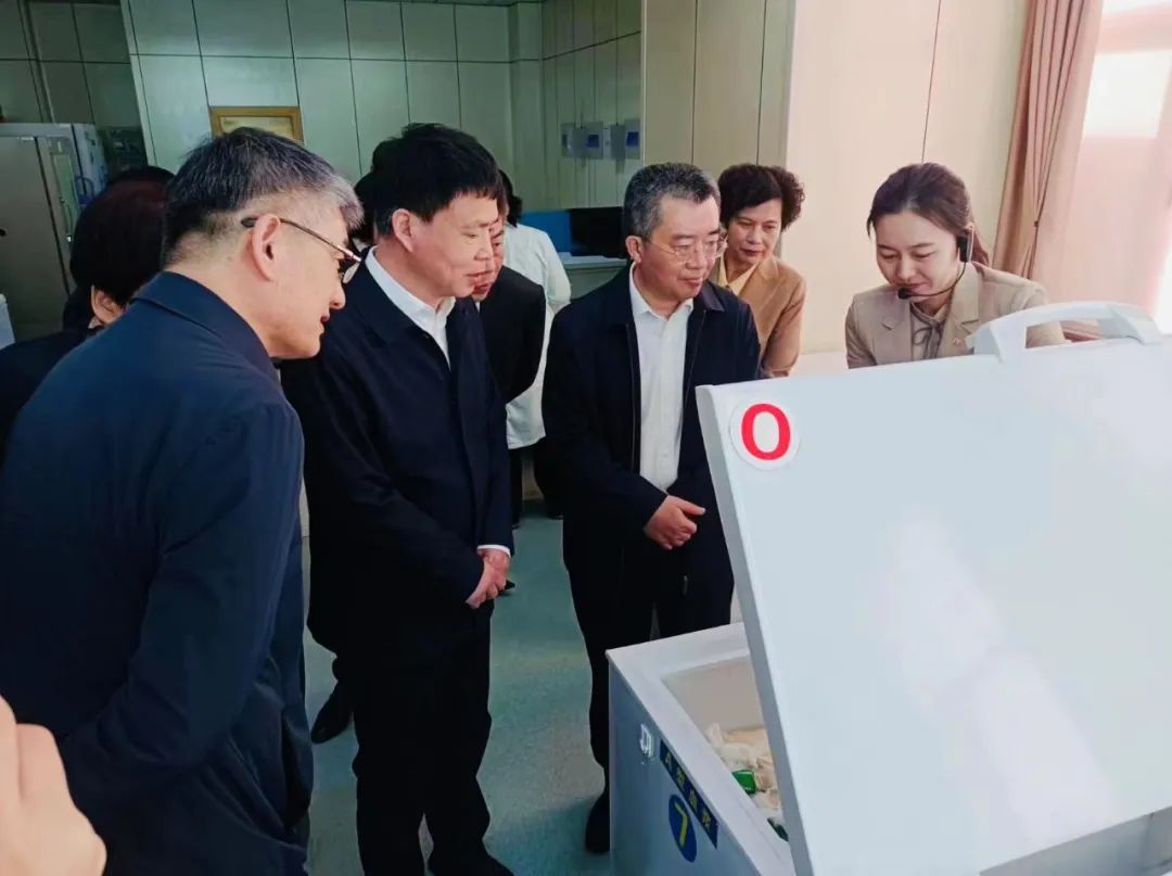 市人大调研指导我市无偿献血暨城市健康客厅工作