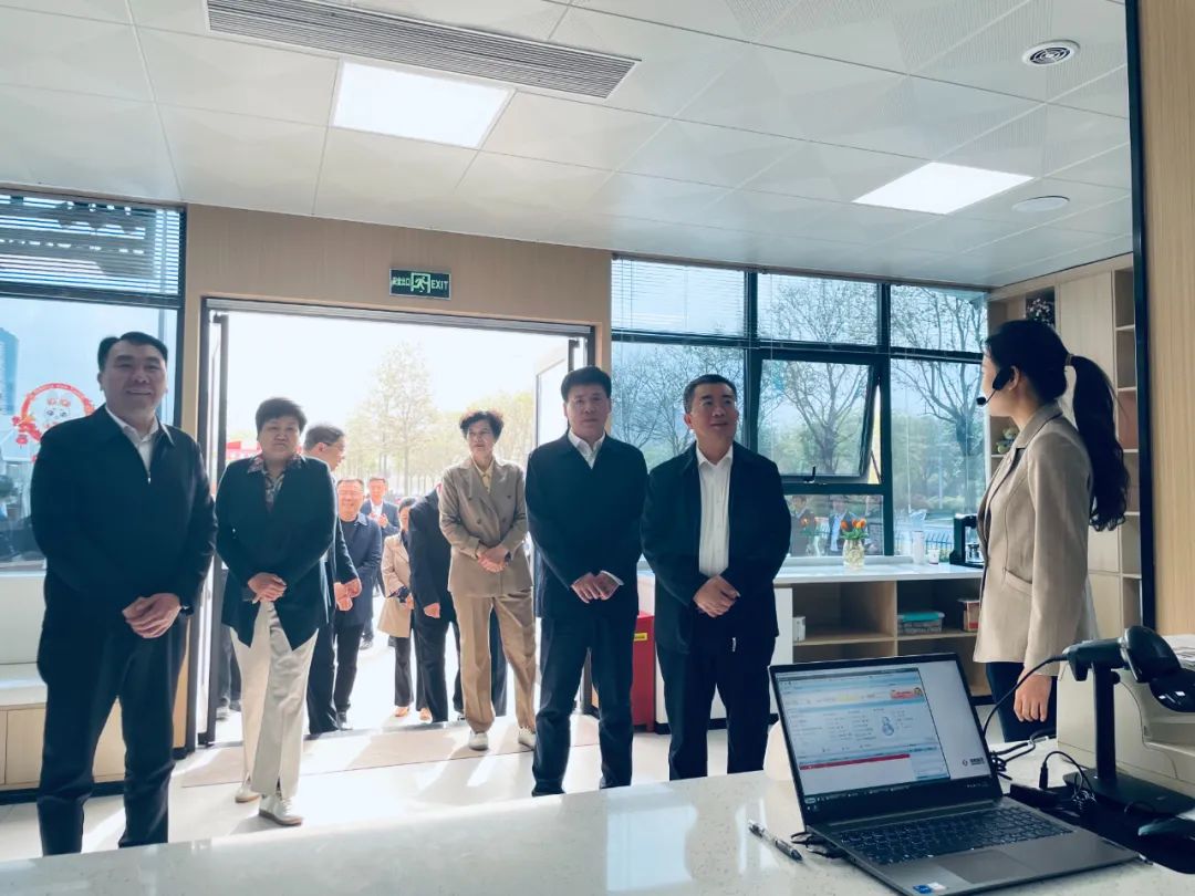 市人大调研指导我市无偿献血暨城市健康客厅工作