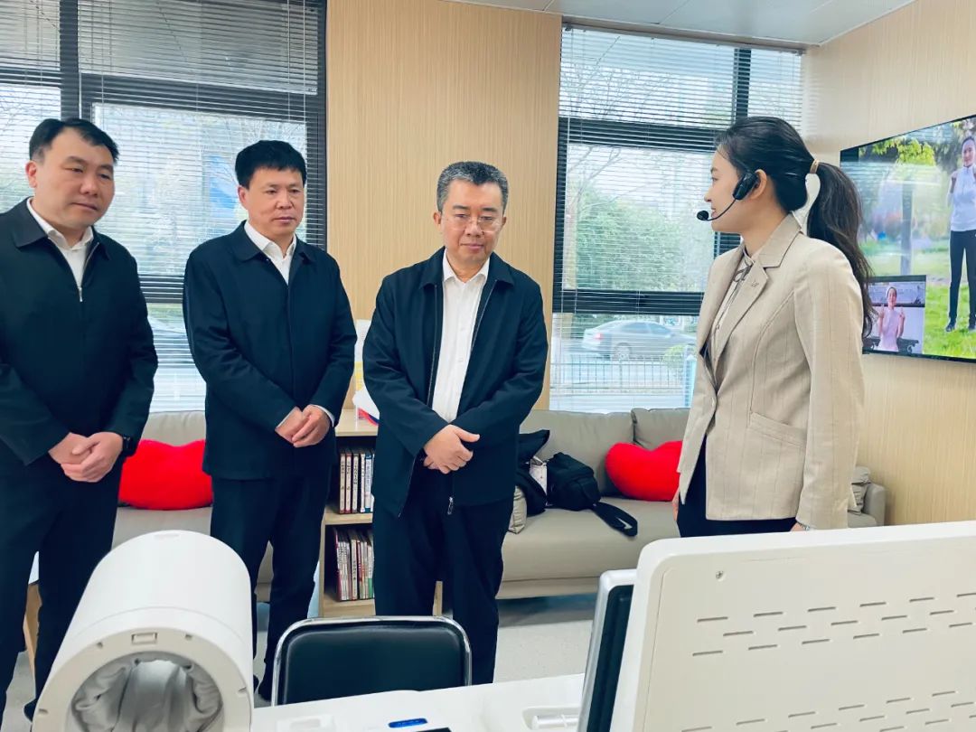 市人大调研指导我市无偿献血暨城市健康客厅工作