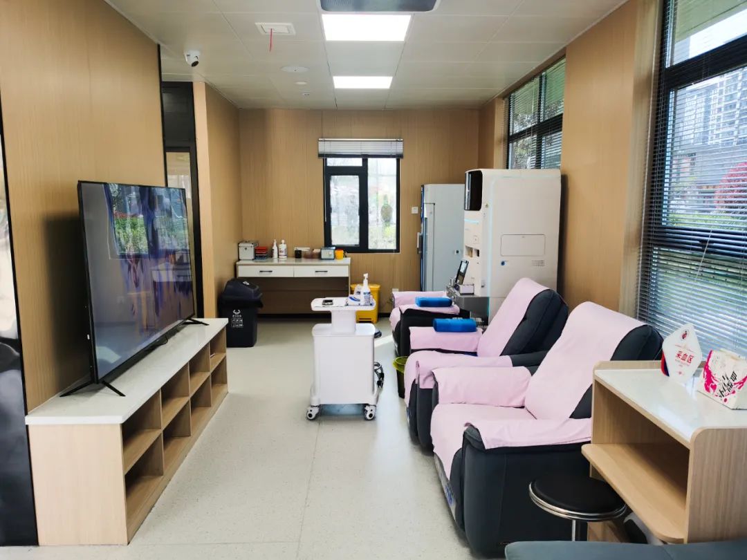 市人大调研指导我市无偿献血暨城市健康客厅工作